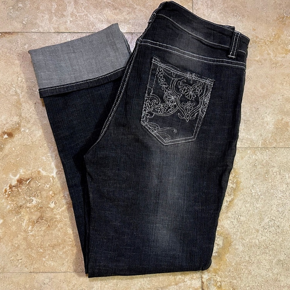 Chico’s Platinum Gray Jeans, Size 0 ( fits size 8) New Never Worn Without Tags